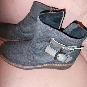 Blowfish Malibu Boots Womens 6.5 Buckle Strap Zip Ankle Gray  Wool Fabric
